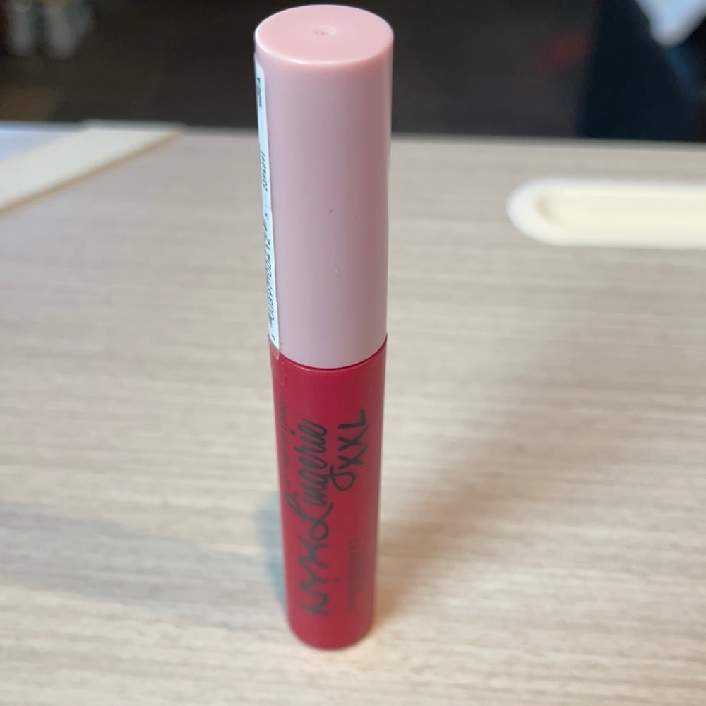 New NYX Lingerie XXL Lip Professional Makeup